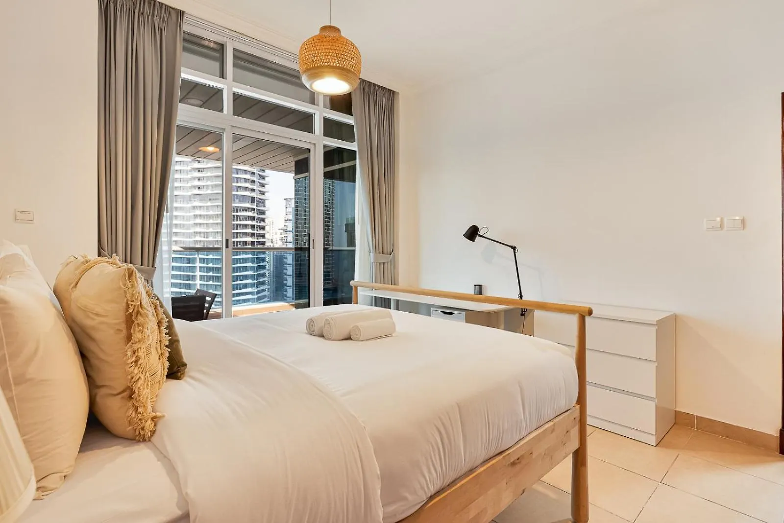 Luxury 2Br Apt With Waterfront Views Dubai